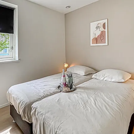 3 Bedroom Awesome In *